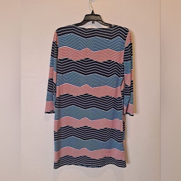 BCBGMaxAzria Digital Wave Chevron Striped Shift Jersey Dress Size Medium - Picture 2 of 5